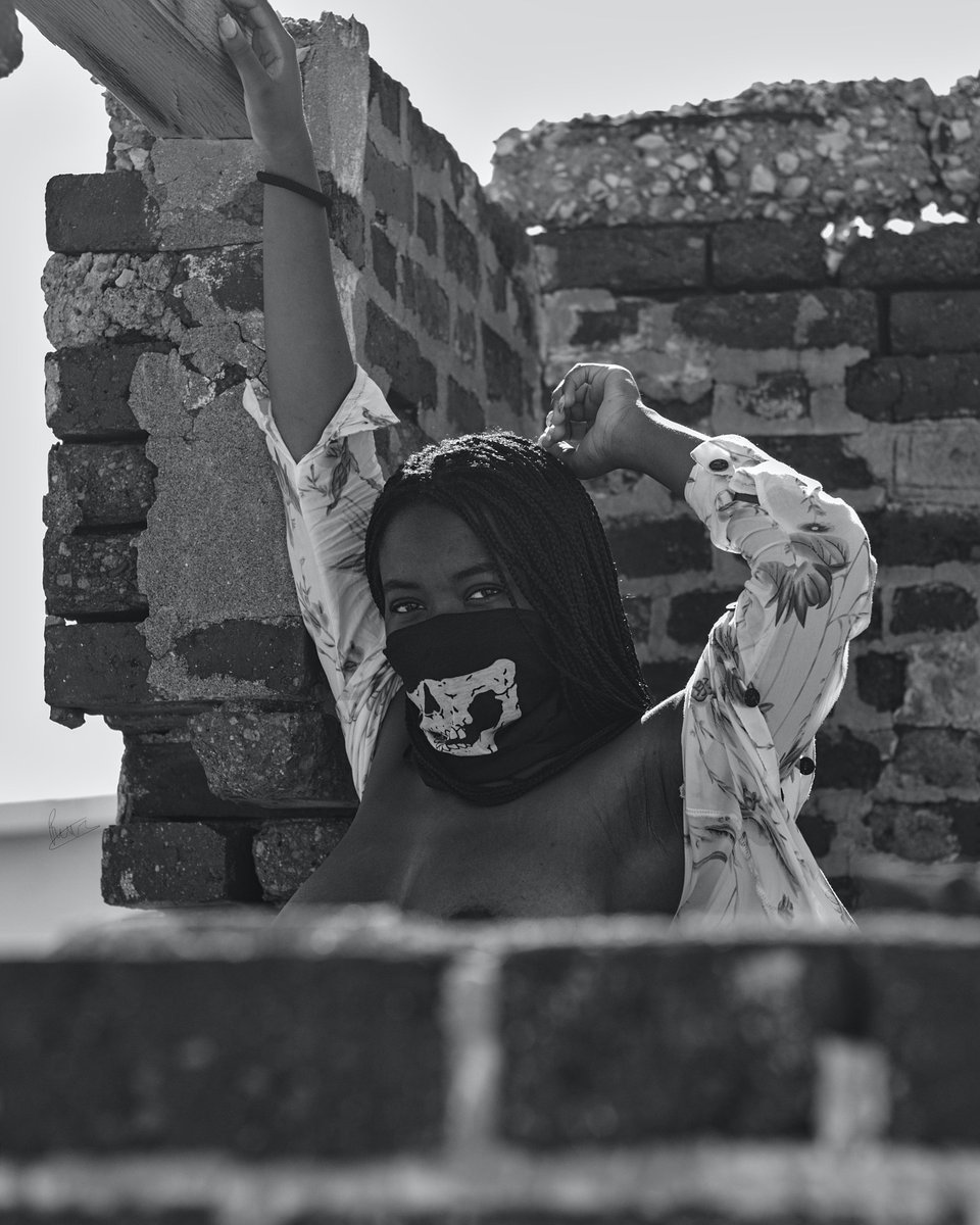 Purvue876's tweet photo. Haunted by the need to express 

#boudoir #outdoor #portrait #portraitphotography #fineart #photography #jamaica https://t.co/BFmWo7OUAY