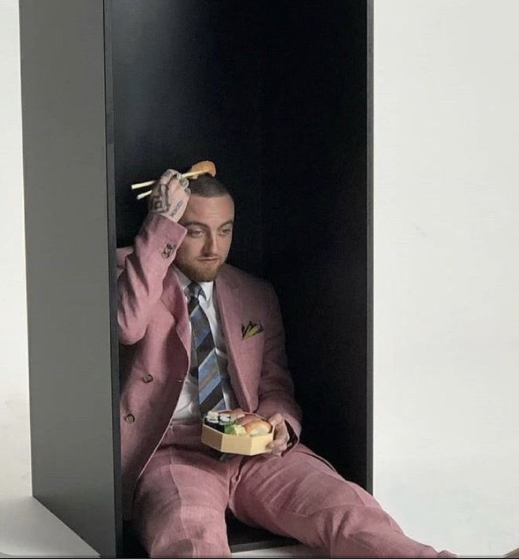 torinava725's tweet photo. #HBDMac 🎈🤍 https://t.co/JB17RHbuBs