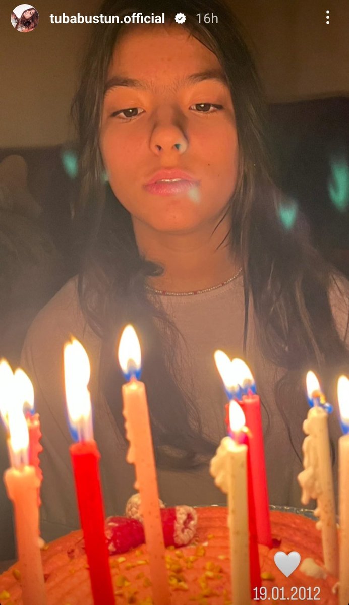 JShorena's tweet photo. Happy Birthday!🎂🎂🎉🎉
#TubaBüyüküstün ♥️ https://t.co/BqVltXt1k3