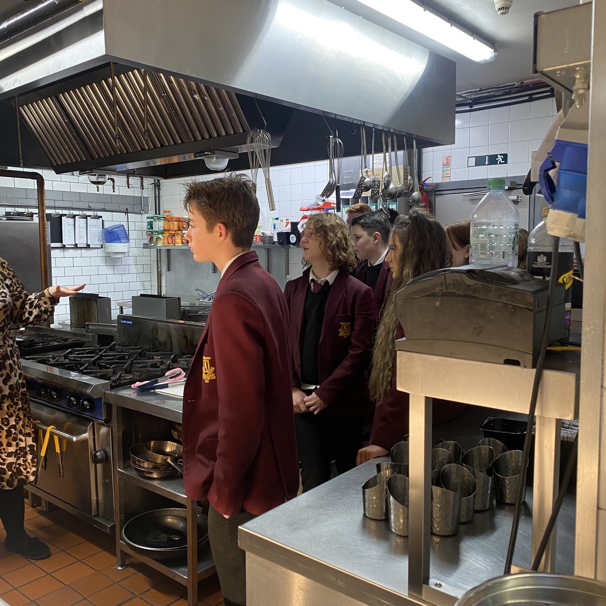 Skills for Work in Hospitality Class, visiting Strathaven Hotel. Giving them an insight into the hospitality industry. <a href="/StrathavenAcad/">Strathaven Academy</a> <a href="/DYWStrathavenA1/">DYW Strathaven Academy</a> <a href="/StrathavenHotel/">Strathaven Hotel</a> #hospitality #schoolvisit #hotel #chef #barista #frontofhouse
