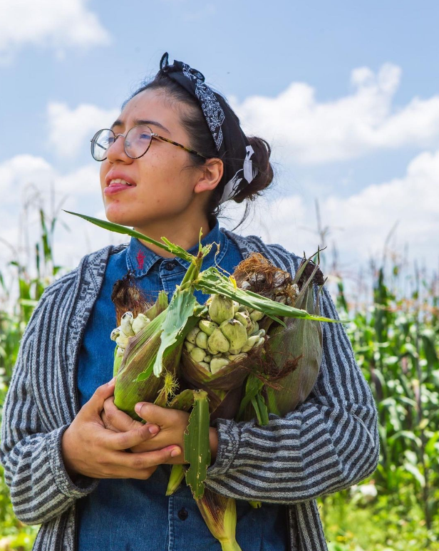 TopsMexicoM's tweet photo. ¿Quién es @XryswDiaz?
Es una destacada chef mexicana que compitió en la gran final de S. Pellegrino Young Chef Academy 2019-2021. 
Representó a América Latina con su platillo insignia ‘Milpa y Mar’. 
Foto: XRYSWRUELAS Ig

#xryswruelas #mujer #mujeres #mujeresmexicanas https://t.co/mJPgPSOgXK
