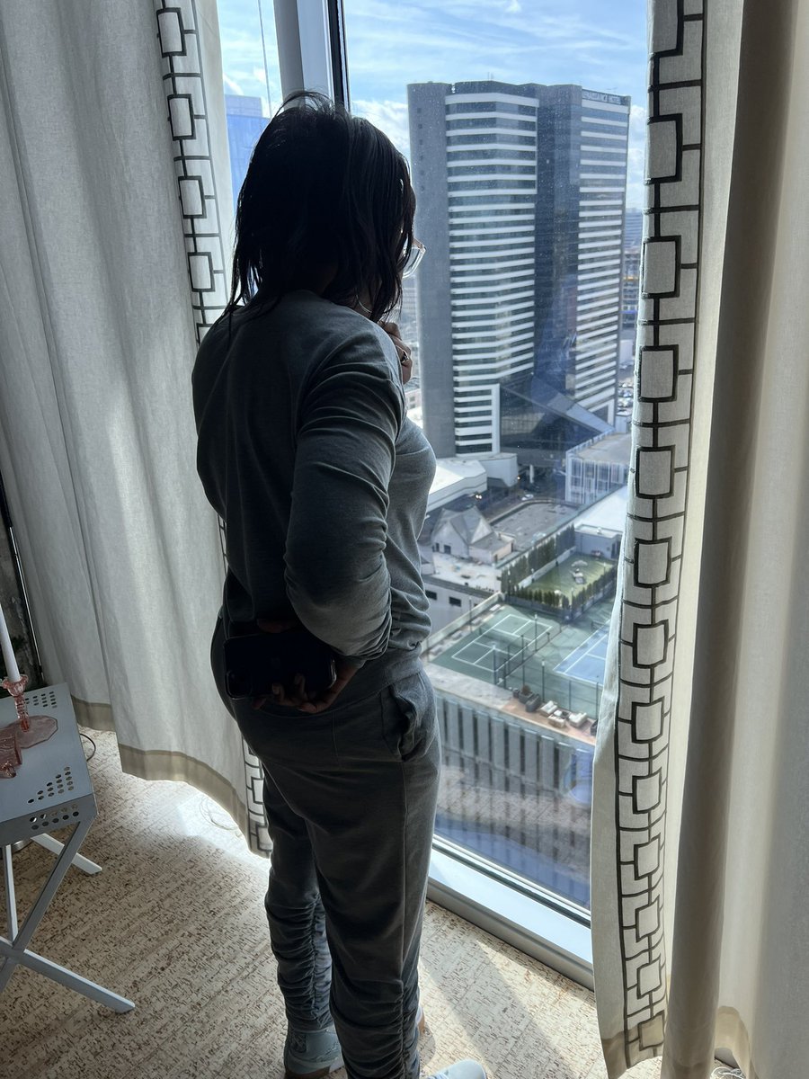 Legintv's tweet image. Nashville days with the Queen.  As she ponders the mysteries of the universe, I distract her from her mental wanderings because we need lunch ❤️😍

#travel #dostuff #work #marketing #networking #artist #speaker #rapper #preacher #godisgood #christisLord #christianrapper #chh