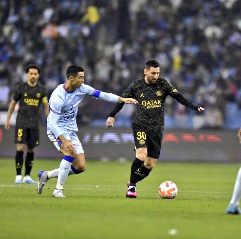 LA FOTO. 
Amistoso entre #PSG y el equipo de Cr7.