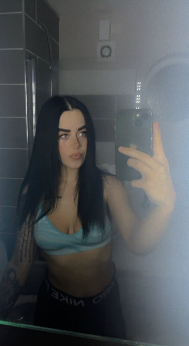 sluttyprin22's tweet photo. Active selling now hit me up😈 #sellingcontent #buyingcontent #nsfw #findomaddiction #paypigslave #moneyslaves #moneydrains #cuck #joi #sph #xxx #xrated #porn #escort #snapsessions #sexworker #sexwork #adultwork #Premiumchat https://t.co/zZNcV5EvZp