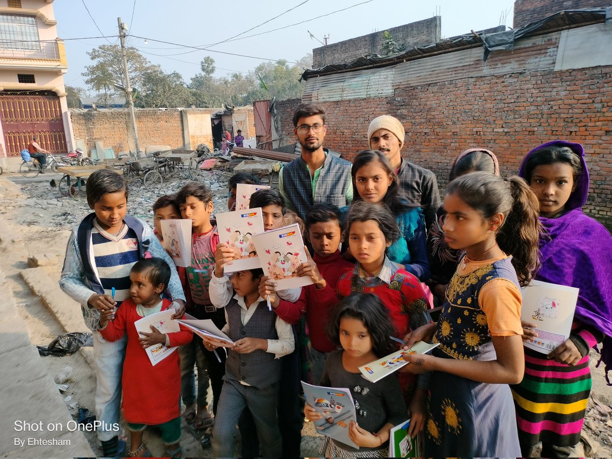 Ansarfoundation's tweet photo. Ansar Foundation &amp; Charitable Trust के द्वारा चनपटिया में 200 से ज्यादा छात्रों के बीच काॅपी एंव पेन का वितरण किया गया।
पढ़ेगा इंडिया तभी तो बढ़ेगा इंडिया
@thenizamfoundation Thanx for support https://t.co/Itq3oSRLLj
