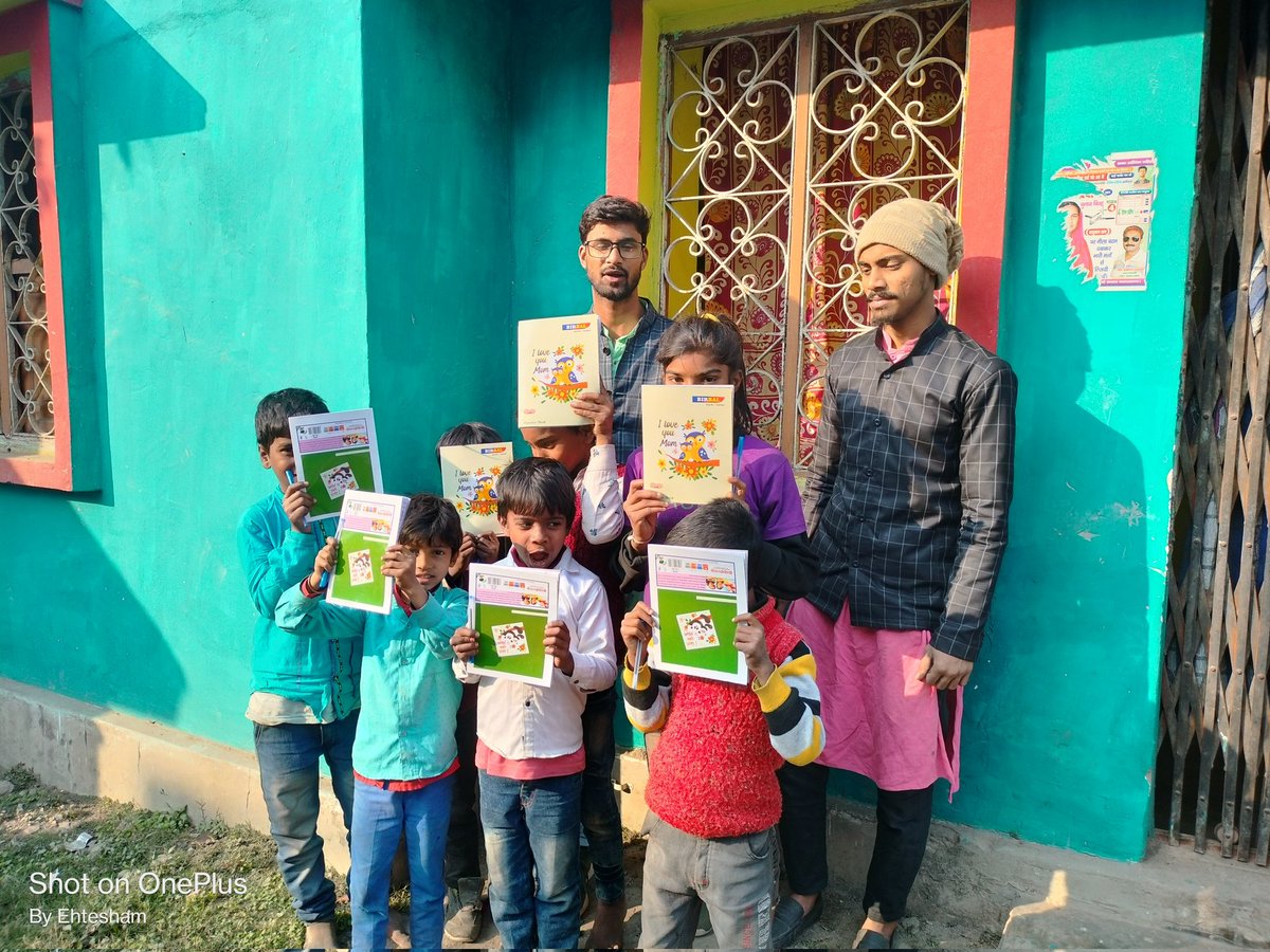 Ansarfoundation's tweet photo. Ansar Foundation &amp; Charitable Trust के द्वारा चनपटिया में 200 से ज्यादा छात्रों के बीच काॅपी एंव पेन का वितरण किया गया।
पढ़ेगा इंडिया तभी तो बढ़ेगा इंडिया
@thenizamfoundation Thanx for support https://t.co/Itq3oSRLLj