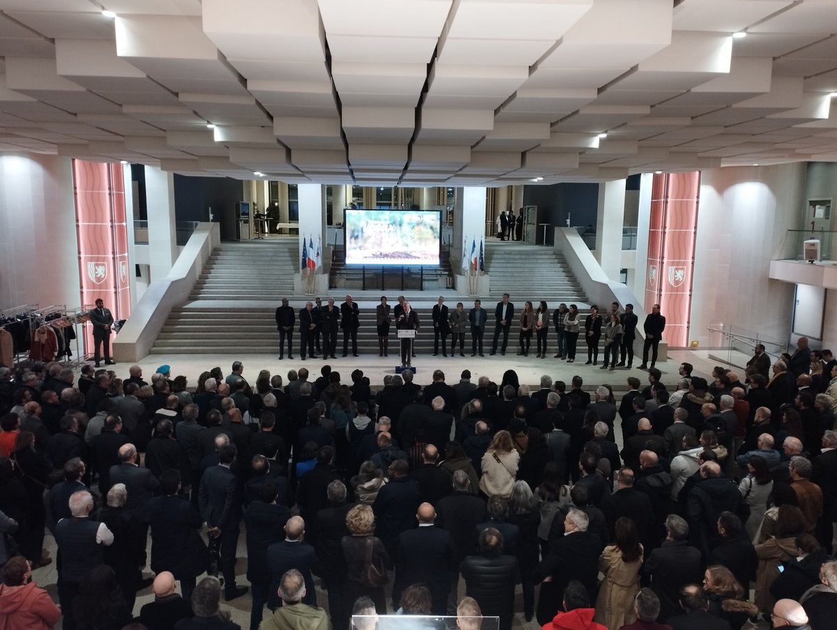 Voeux aux corps constitués à Bordeaux : comment exprimer des "bons vœux", comment donner du sens à l'action publique et donner à espérer ... #NéoTerra #agriculture #eau #transition #ESS #infrastructure #innovation #formation #Ferrocampus