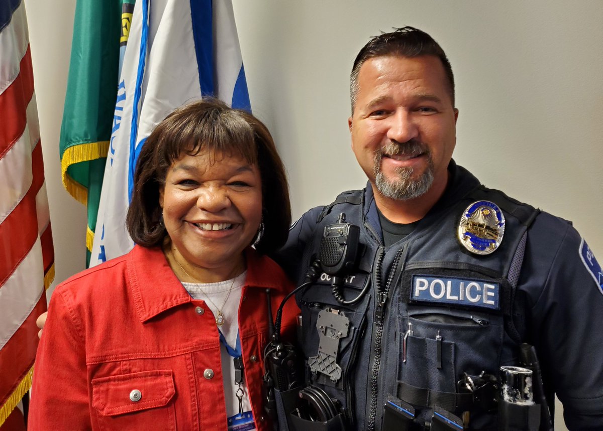 DMPGuild's tweet photo. WE ARE HIRING
DMPD offers great opportunities! Excellent benefits, and competitive salary and hiring incentives! 

Check out how to JOIN OUR TEAM!
 
Text us or call us at: 206-396-0766
Our application is online at:
dmpdrecruiting@desmoineswa.gov https://t.co/2k67ndRdHZ