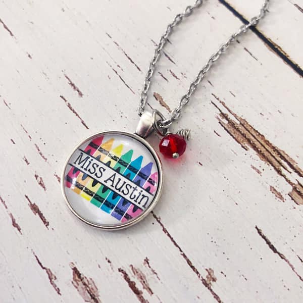 Use code HAPPY at checkout for 50% off 🙌🙌
kolejax.com/?ref=BEJEWELED…
#teacherstudent #teacher #necklace #jewelry #giftsforher #giftforteacher