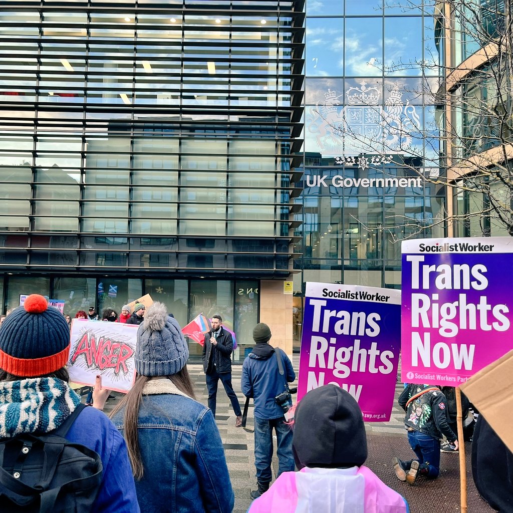 PaulJSweeney's tweet image. I was proud to speak outside the UK Government HQ alongside @LGBTLabScot members in solidarity with the trans community.

It is outrageous that trans people are targets in a Tory culture war. The majority of Scottish Parliamentarians stand with them.🏳️‍⚧️

#TransRightsAreHumanRights
