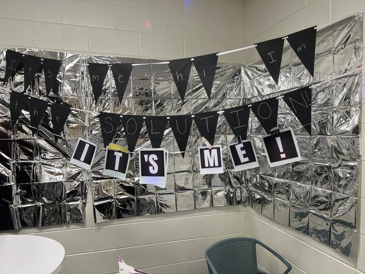 NCHSCares's tweet photo. Team Swifty is ready to rock ๐ค the afternoon #wowcafe. We will be #strong and #resilient @BStrongFamilies @IU_Health @LafayetteYMCA @taylorswift13 #teencafe #youvegotthis #itsme #imthesolution https://t.co/GYVLzhcEyd