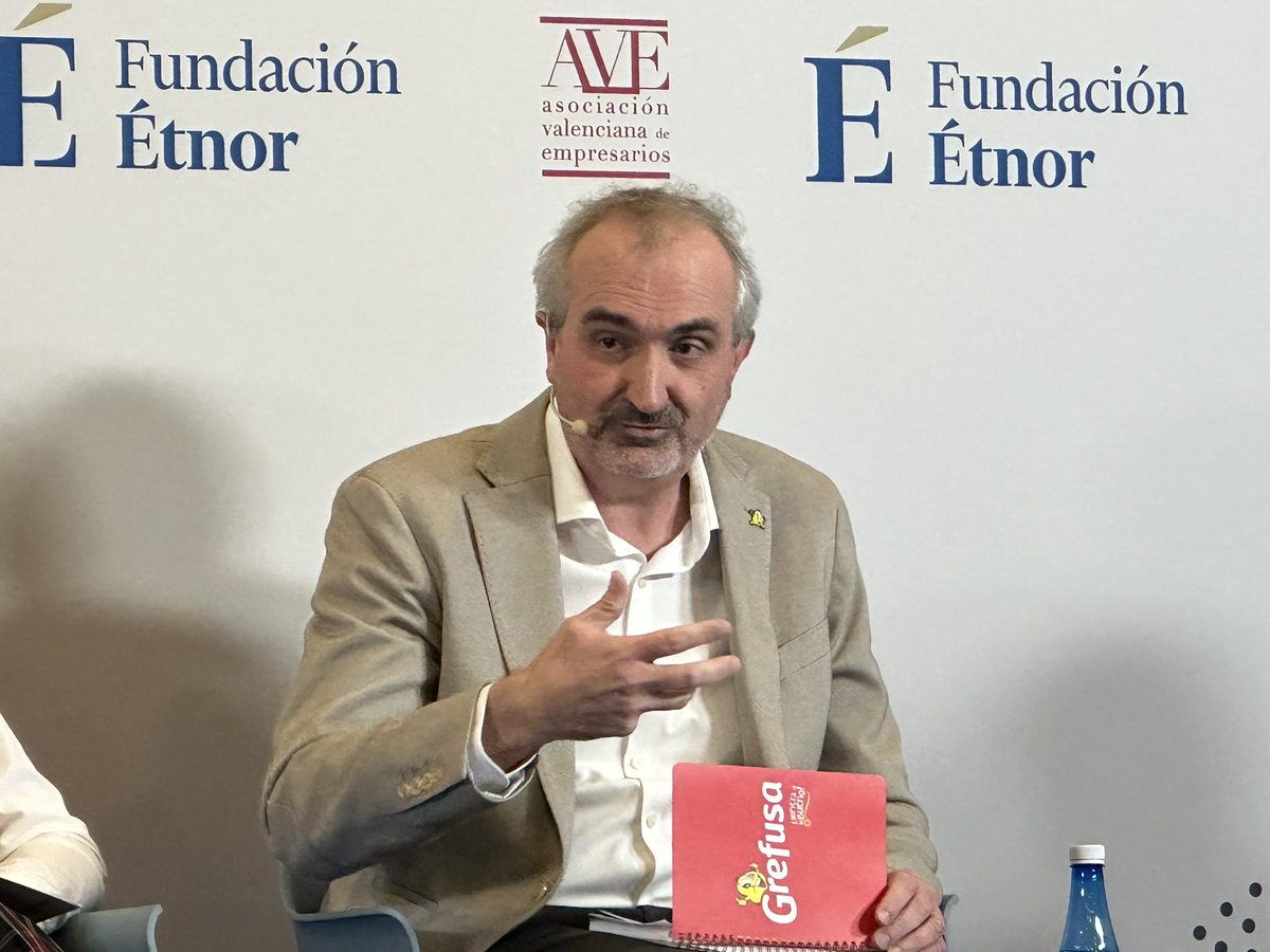 ETURANZO's tweet photo. Valores GREFUSA @BerGregori Cercanía, humildad, ser disfrutones, creer en el humor, dar la cara, cumplir y responder siempre, ser atrevidos, innovadores, apostando por la excelencia y dejando huella positiva…por todo esto y por su #Gobernanza  nos encantan. Muy fan😍 https://t.co/g8y8xkTwis