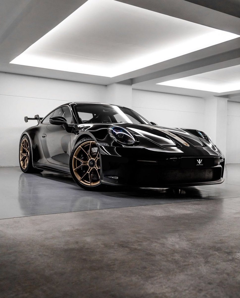 LuxuryCars365's tweet photo. Porsche GT3 ♠️ https://t.co/Am5EScmdAp