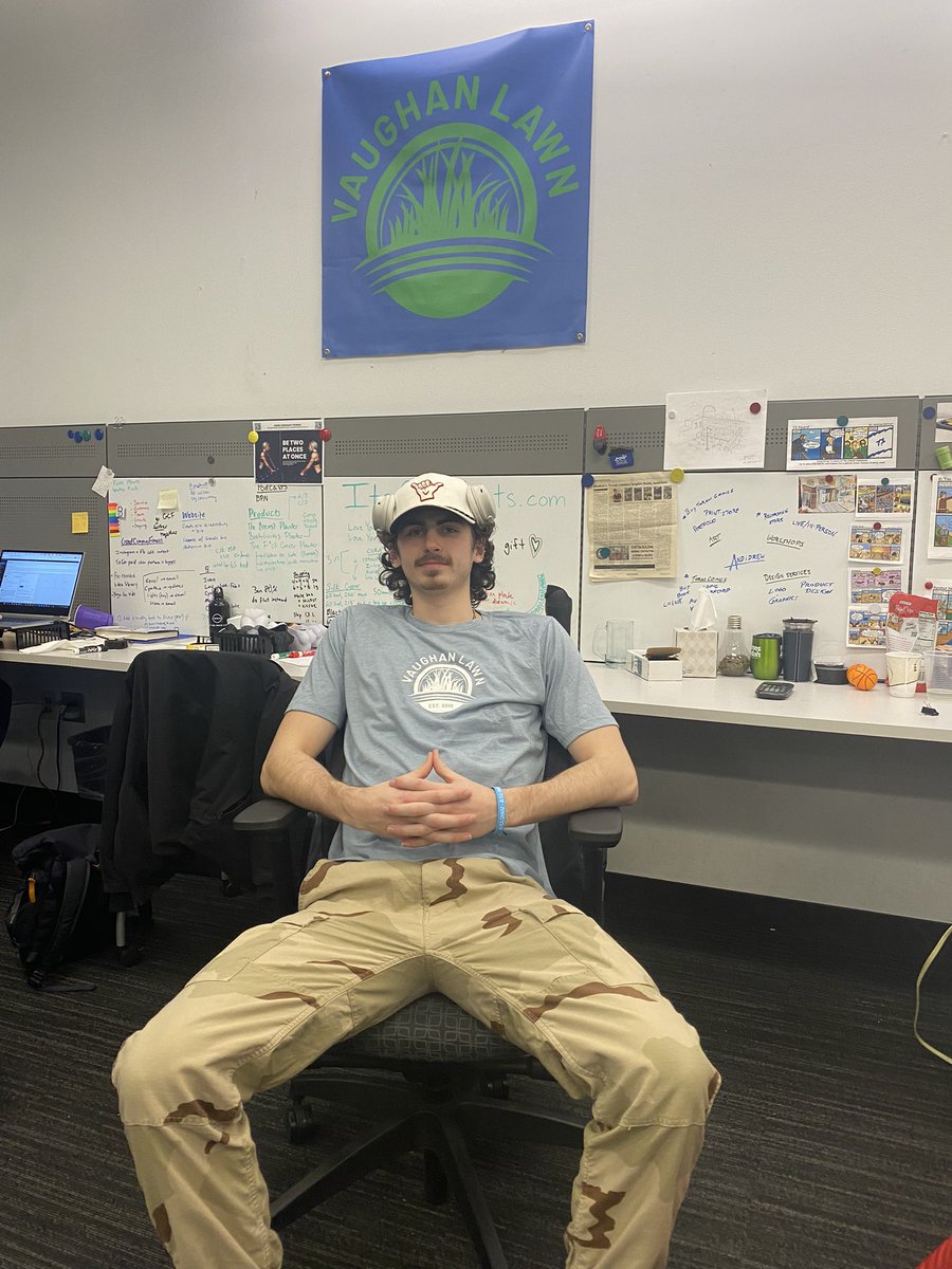 ❗️How’s it Mowing?❗️Ryan Anderson, top shareholder and activist investor, just got his hands on his 4th share of VL. “Most comfortable fabric every put on my skin. Makes me want to start a non-profit to spread the joy this shirt brings me.”