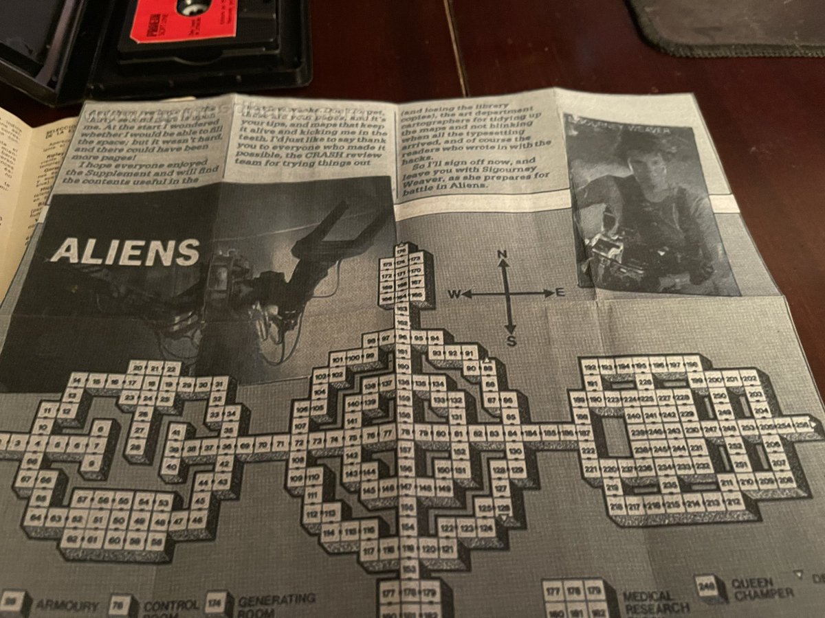 vasquiu's tweet photo. Toc toc! Hay algún xenomorfo al otro lado? #retro #RETROGAMING #proein #RetroComputing #amstrad #amstradcpc #cpc #retrogames https://t.co/ZhVcGHLME7