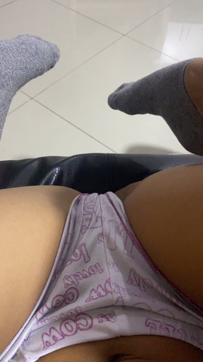 CeLine81373828's tweet photo. who's up and buying content rn ? hmu if you wanna nut! horny asf 💦🔥
#sellingcontent #buyingcontent #horny #paypalme https://t.co/uNuInOlJgA