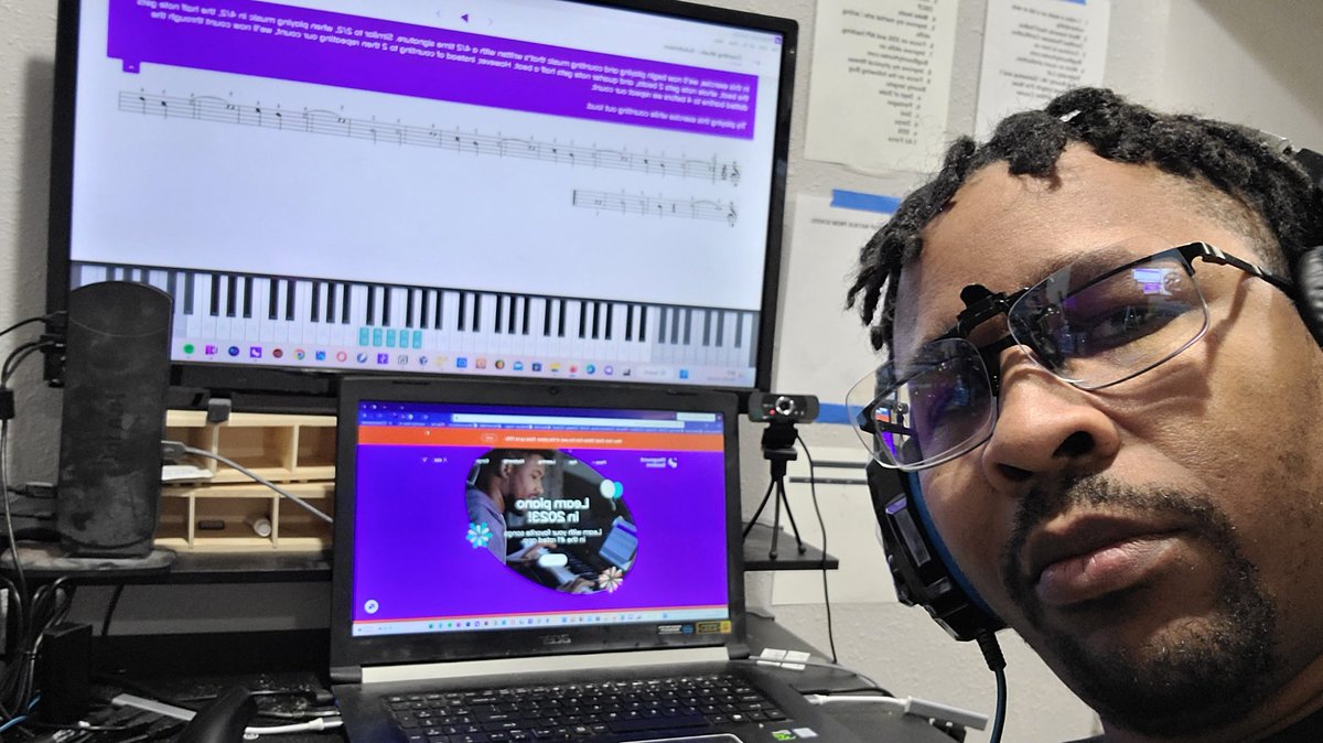 So much fun with <a href="/playgroundpiano/">Playground Sessions</a> ! Getting better at playing with both hands finally!