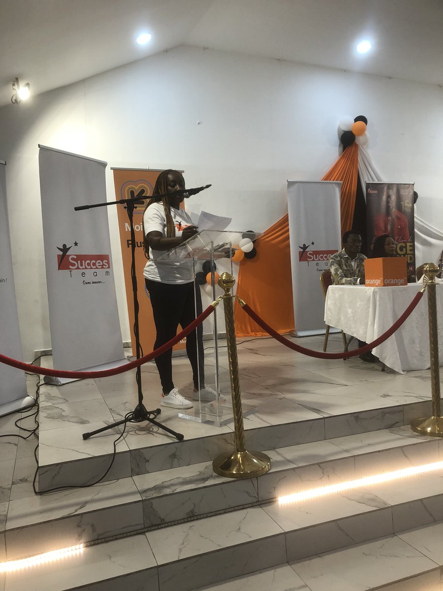CI_Orange's tweet photo. Vanessa Doh, Commissaire Général du concert : «Je donne rdv à tous les fans de @sergebeynaud ce 18/02 au Palais de la Culture à partir de 16h. Ça sera du balèze ! »
#LaVieEstZo #ConcertOrange https://t.co/qPSqW3aJlT