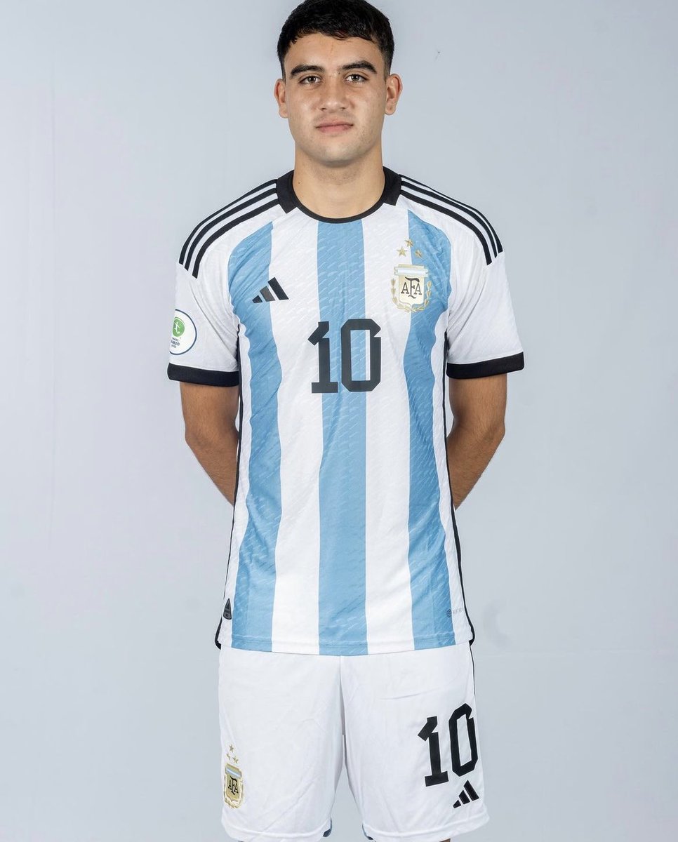 MikeKing14_'s tweet photo. Yep, that really is an @OfficialBHAFC player wearing the number 10 shirt for an (albeit U20) Argentina side in a competitive tournament.

Facundo Buonanotte: The next big thing? #BHAFC 🇦🇷 https://t.co/EYXZLhAieD