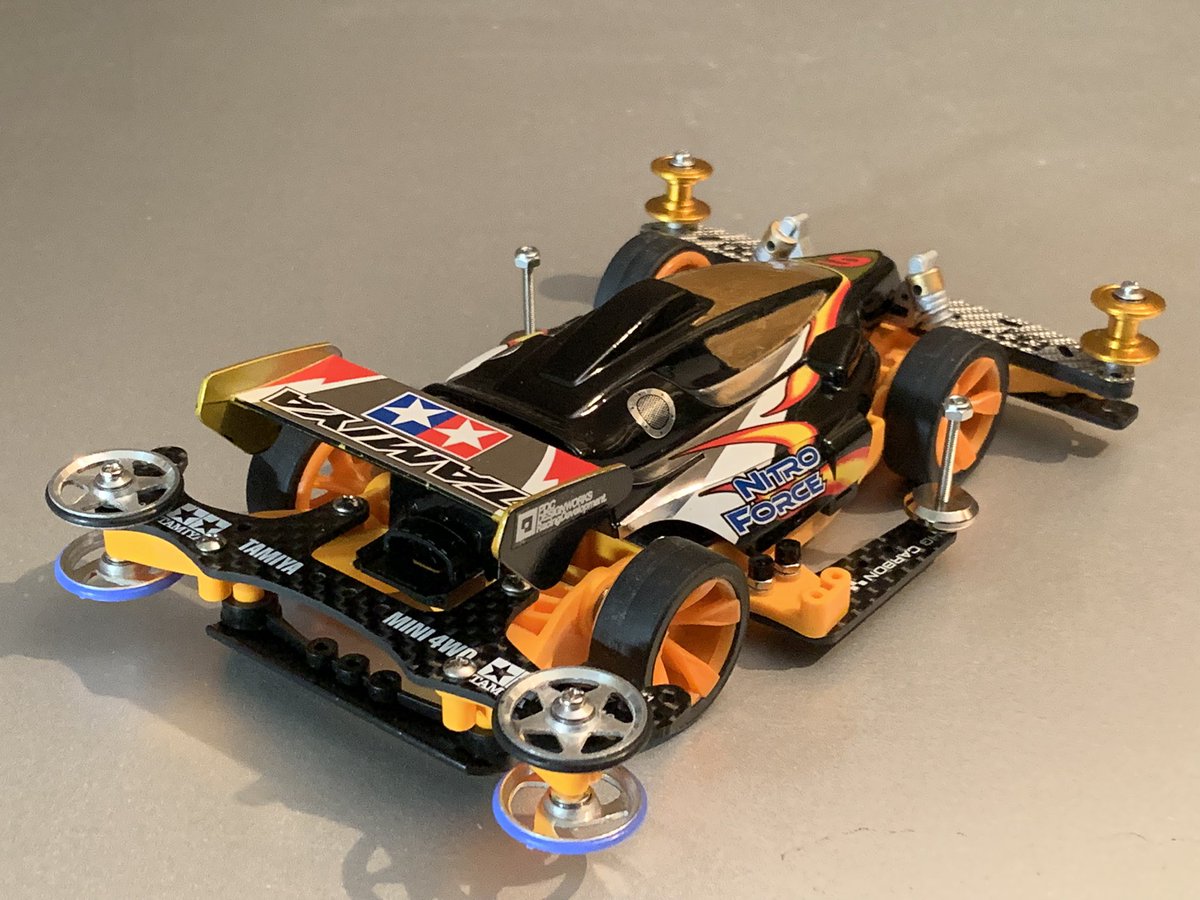 B_day97's tweet photo. 某コンデレでエントリーするはずだった一台😭
TAMIYA製NITRO FORCE Jr.
トラブル続きで間に合わなかったけどベース組むところまで💦
キャノピーのマスキング失敗したし、完成度はイメージしてたの30%くらい😭ほんとはあれやこれやするつもりやったけど😓
#ミニ四駆
#nitroforce https://t.co/4dc3rrg00x