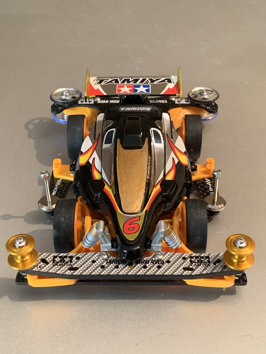 B_day97's tweet photo. 某コンデレでエントリーするはずだった一台😭
TAMIYA製NITRO FORCE Jr.
トラブル続きで間に合わなかったけどベース組むところまで💦
キャノピーのマスキング失敗したし、完成度はイメージしてたの30%くらい😭ほんとはあれやこれやするつもりやったけど😓
#ミニ四駆
#nitroforce https://t.co/4dc3rrg00x