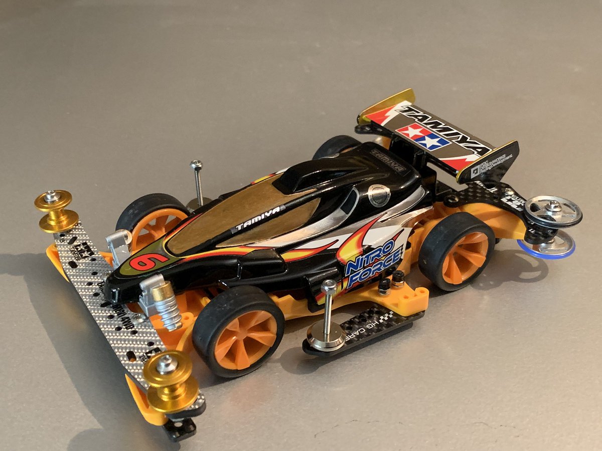 B_day97's tweet photo. 某コンデレでエントリーするはずだった一台😭
TAMIYA製NITRO FORCE Jr.
トラブル続きで間に合わなかったけどベース組むところまで💦
キャノピーのマスキング失敗したし、完成度はイメージしてたの30%くらい😭ほんとはあれやこれやするつもりやったけど😓
#ミニ四駆
#nitroforce https://t.co/4dc3rrg00x