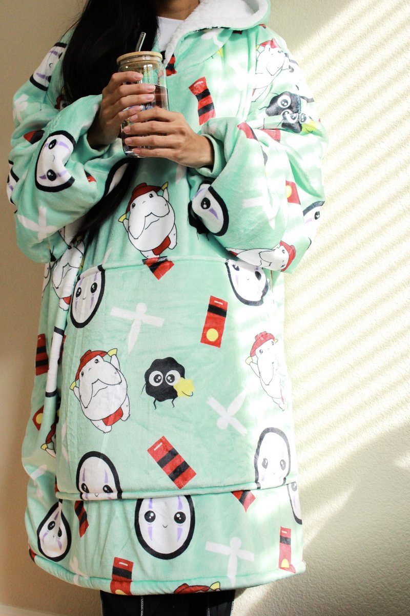 hydrobon's tweet photo. Blanket hoodies drop is tmrw 1/20 5pm pst~~

Only two designs to test out the water
- $58
- fits like a 6XL

Follow, RT and Like for a chance to win a blanket hoodie of your choice 

I’m 5’2” for ref https://t.co/QzuVpiRXcZ