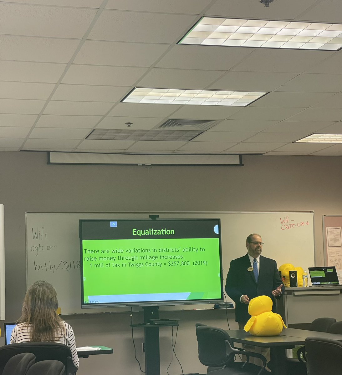 DrOthaJHall's tweet photo. Dr. Smith teaching our APEL I cohort about school finance! #MGRESA #APEL #MGRESA #Leadership https://t.co/4Dgqhj0tBG