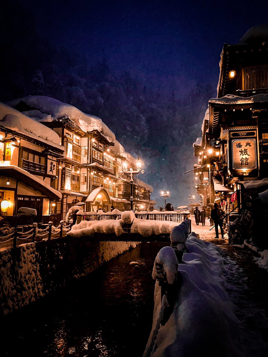 cinematic_japan's tweet photo. Ginzan Onsen by Night 💡😍❤️ 

Arguably, even more beautiful than the day ❤️

📍 Ginzan Onsen, Yamagata Prefecture, Japan. 

#winter #winterwonderland #winterjapan #japanphotography #traveljapan #scenic #sceniclocations #photographers #shotoniphone11pro #shotoniphone #japan https://t.co/8N98HKrKSy