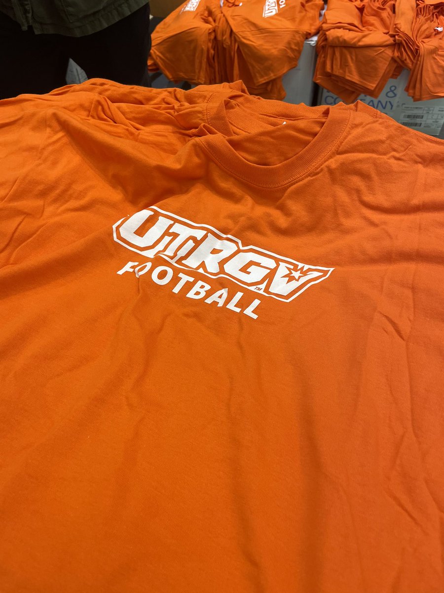 There’s still time to get out to Bert Ogden Arena this evening to watch some <a href="/UTRGVwbb/">UTRGV Women's Basketball</a> and pick up a free <a href="/UTRGVFootball/">UTRGV Football</a> T-shirt!!!
#RallyTheValley✌🏼 
#GetYourOrangeOn