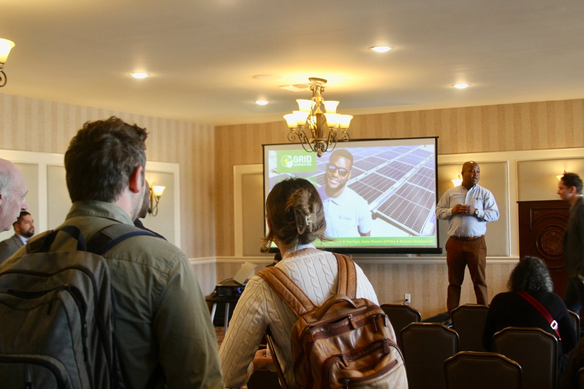 GRID's tweet photo. Today we hosted a @REPlusEvents Diversity Networking Fair for minority-owned businesses to meet with top industry developers. Community solar continues to be one of the fastest-growing sectors in the clean energy economy! A jolt of energy toward a renewable future for all! https://t.co/3VYPWFZvZV