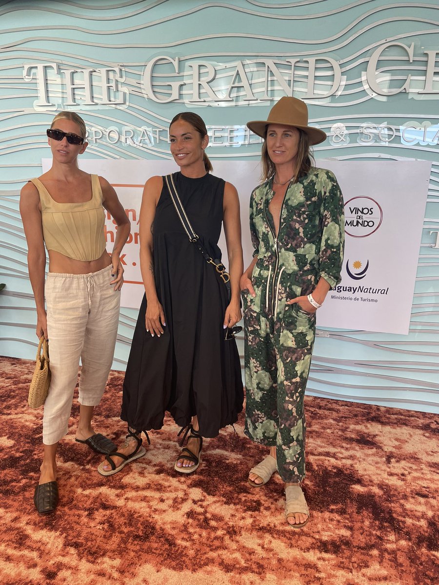 FocusPunta's tweet photo. Desde hoy y hasta el sábado #DesignFashionWeek en @GRANDHOTELPUNTA 👉lo más destacado del interiorismo, diseño, moda y tendencias! #PuntadelEste #verano23 #focuspuntadeleste #azulenpunta 93.5 https://t.co/3sAYj4ZKy4