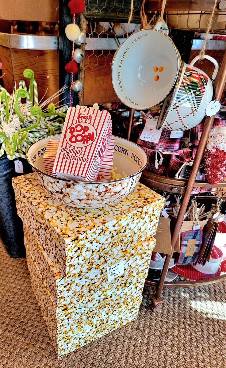 MadisonAntiques's tweet image. #Celebrate National #Popcorn Day #Anyday with our Popcorn Serving Collection! 🍿 OPEN WED-SAT 10AM-5PM 
#nationalpopcornday #madisonfl