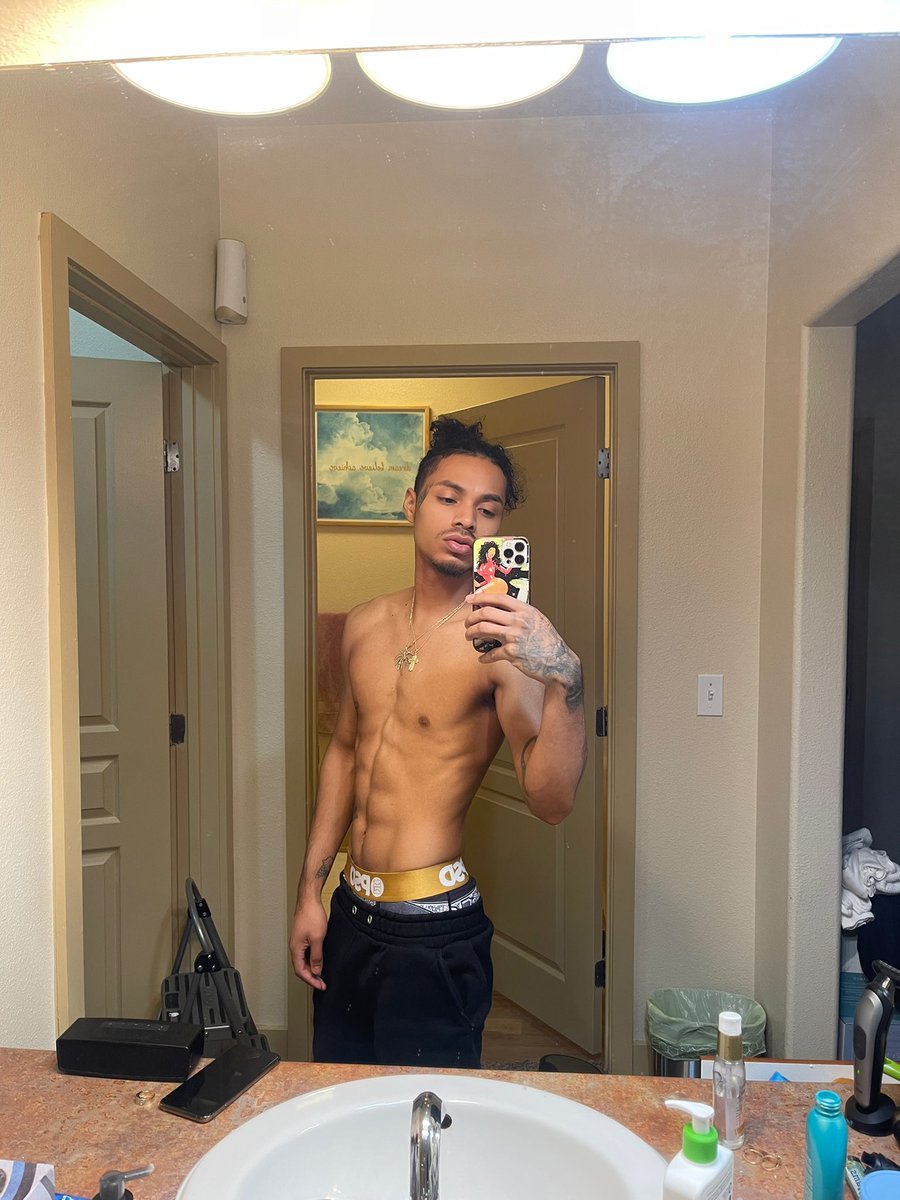 TrapCalii's tweet photo. 🏆 https://t.co/BdrYglGqbe