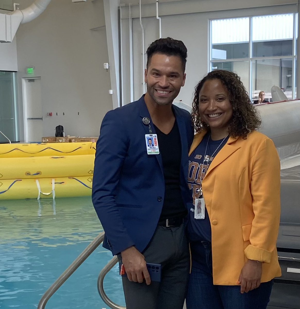 michielle_ua's tweet photo. Exciting times w/ our #beingunited training team at our new IAH flight attendant training center https://t.co/ndbtC0Vqzu