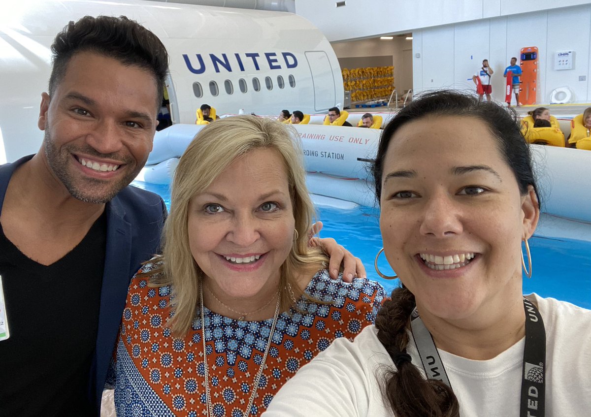 michielle_ua's tweet photo. Exciting times w/ our #beingunited training team at our new IAH flight attendant training center https://t.co/ndbtC0Vqzu
