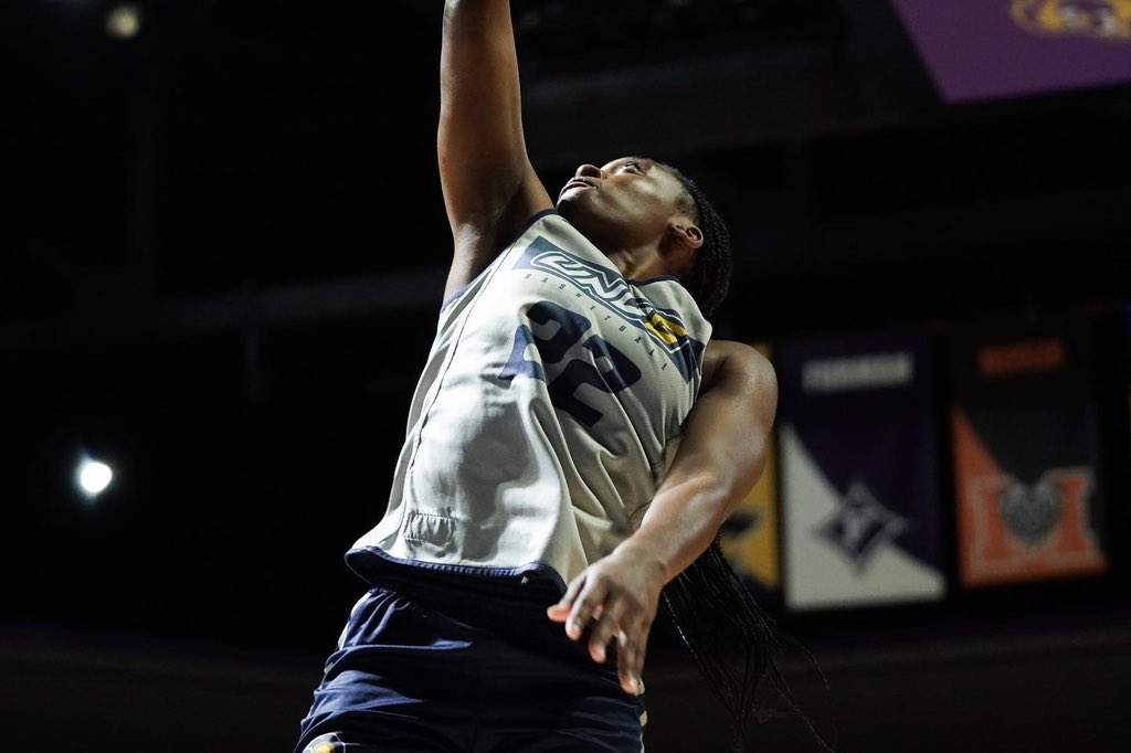 uncgwbb's tweet photo. Shooters shoot 🎯 #GAMEDAY 

#letsgoG https://t.co/p4jkDACcTz