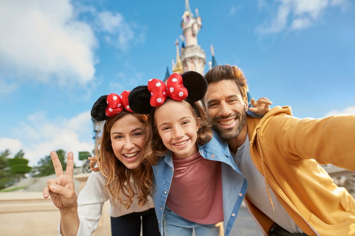 FUNdraisingInv1's tweet photo. DISNEYLAND PARIS family OF 4 OR NEW YORK at Christmas for 2 🗽🐭
🫶 Disneyland Paris - Family of 4 (Maximum child age 14)
29th July 2023 
3 Nights
From Glasgow 
Includes 4 Day Park Tickets 

🫶 New York 
 29th November 2023
 From Glasgow Via London 
 4 Nights

Head to our FB ⭐ https://t.co/mv9JdzbBIx