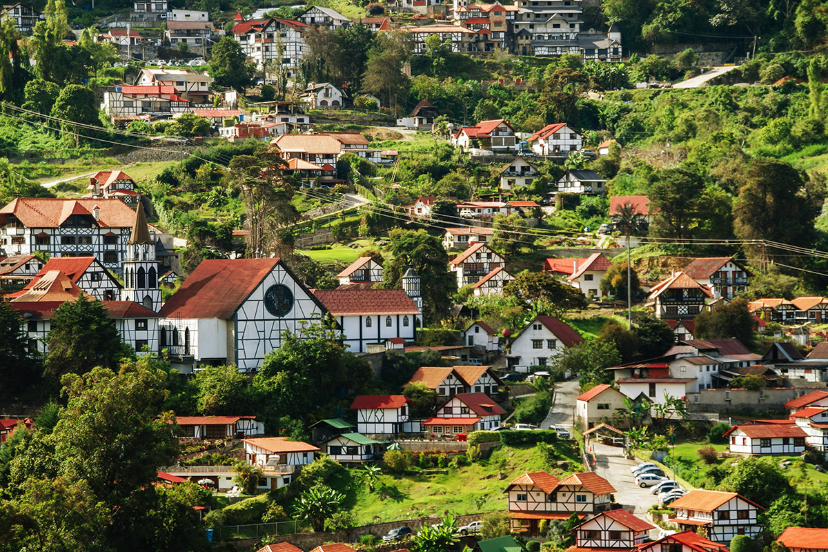 chamit000's tweet image. La Colonia Tovar es una ciudad venezolana, capital del municipio Tovar, en el estado Aragua. Fue fundada el 8 de abril de 1843 por un grupo de inmigrantes alemanes provenientes del entonces Gran Ducado de Baden.