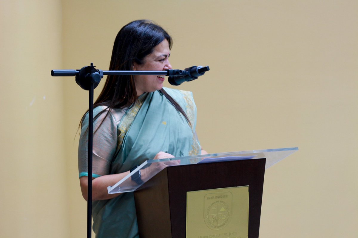 UJMD_sv's tweet photo. UJMD sostiene un intercambio cultural y de aprendizaje con Ministra de Estado para Relaciones Exteriores y Cultura de la India🇸🇻🇮🇳📌 https://t.co/aSj6MOmY3Z https://t.co/d2bvwrP11T