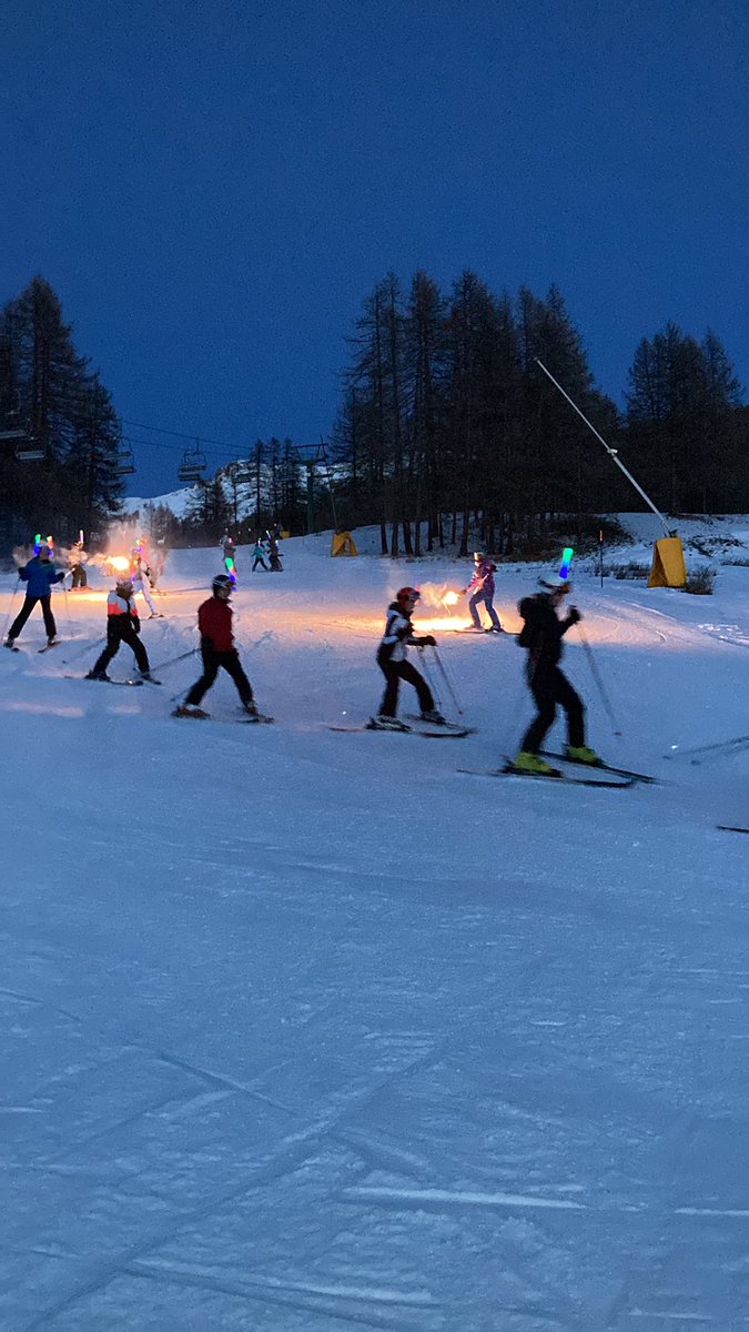PcsAski's tweet photo. TPLT are safely down from the mountain. Ending the week on a high. All schools skiing down the mountain with their instructors this evening 👍⛷👏@TKASA_PE @WcsaSki https://t.co/iwwpZxA3Xu