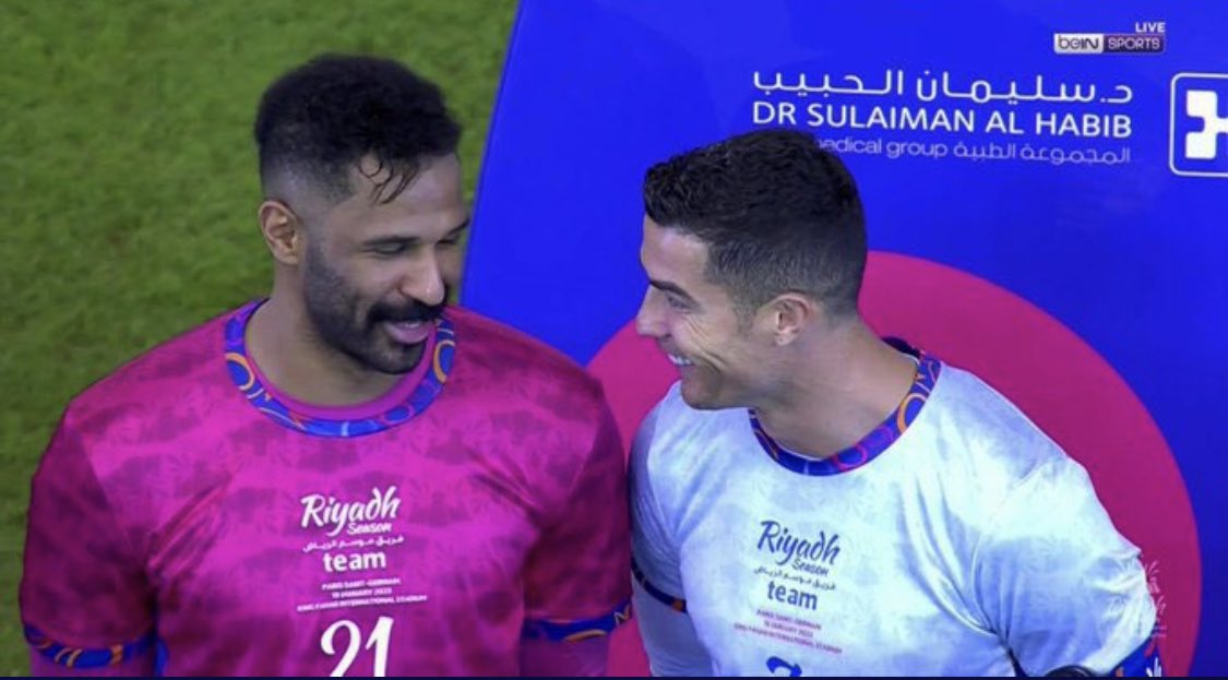 ar3k11_'s tweet photo. اهخ التضاحيك افضل مدافع ومهاجم بتاريخ كورة القدم😢😢😢 https://t.co/5KlG3yyTNr