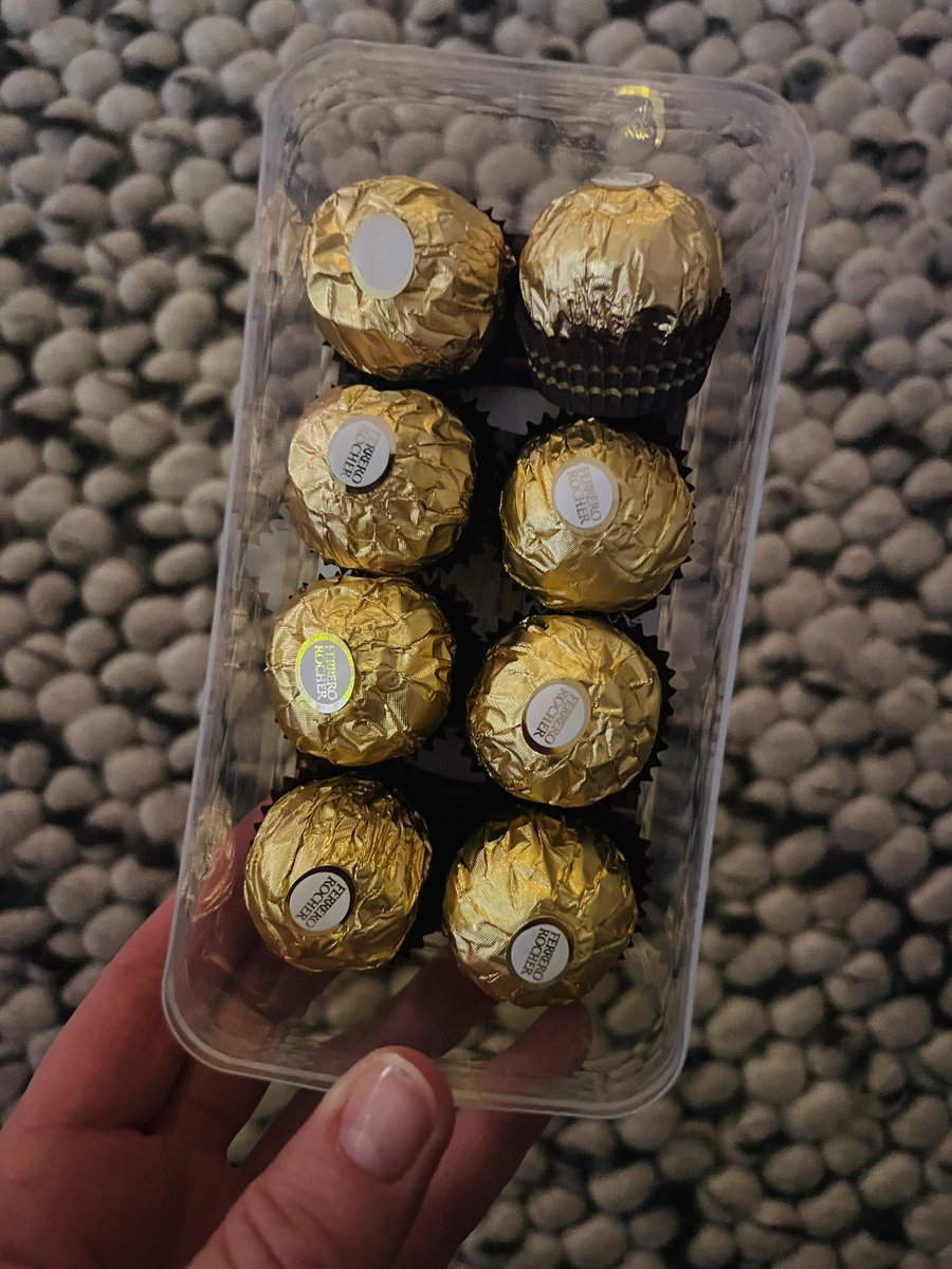 MissJoHartley's tweet image. Look what I’ve got @rickygervais #postchristmas snacks 😂
I’ll save you one! 🍫