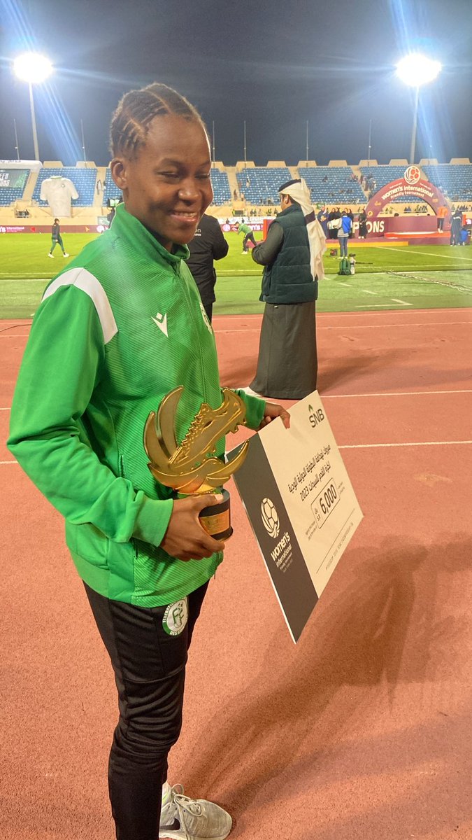 ComorosFootball's tweet image. #WIFT Avec son doublé contre Maurice, notre attaquante Anlaouia Hadhirami termine Meilleure buteuse du Women’s International Friendly Tournament 2023. 👏🏽😍
#COMMRI