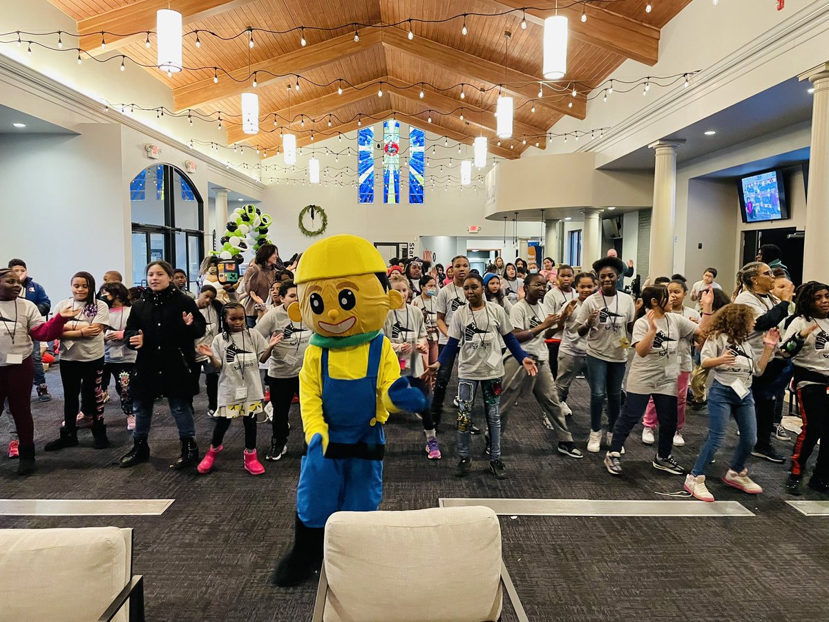 Terrific day <a href="/NorthridgeRoc/">Northridge Church</a> training  approximately 100 students to facilitate team building circles throughout the RCSD!  No doubt we,”Walk it like we talk it.”👊🏽💪🏾
<a href="/RCSDNYS/">Rochester City School District</a> <a href="/drpeluso/">Dr. Carmine Peluso</a> <a href="/IberoRoc/">Ibero-American Action League, Inc.</a> <a href="/CityRochesterNY/">City of Rochester NY</a> <a href="/RCSDsch54/">Flower City School No. 54</a> <a href="/RCSDsch106/">RISE Community School 106</a> <a href="/rcsdsch16/">Dr. David and Ruth Anderson Academy School No. 16</a> <a href="/RCSDsch46/">Charles Carroll School No. 46</a> <a href="/RCSDDWCA/">DrWalterCooper</a> <a href="/RCSDsch42/">Abelard Reynolds School 42</a>