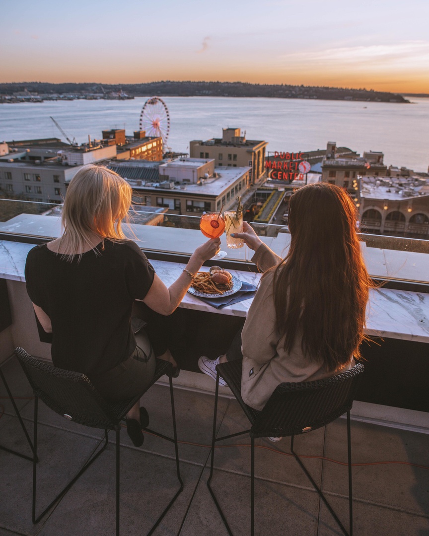 thestatehotel's tweet photo. Everyone knows about #ThrowbackThursday, but can #ThrowforwardThursday be thing? Because we're missing those #Seattle summer days.
📸: Seattle Insiders https://t.co/BASj1O7JLN