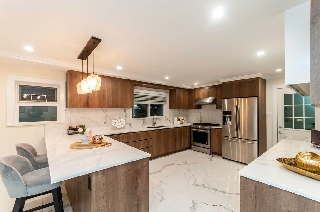 Almost brand new contemporary house! McRobert school catchment. Call today for your private viewing!⁠
⁠
⁠
10771 Roselea Crescent, Richmond | $2,380,000 | 5 bed, 4 bath | More info: westmar.ca/listing/?id=26…