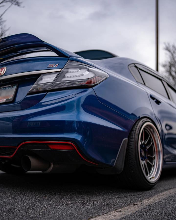 CosmisUsa's tweet photo. 2015 Honda Civic Si with Cosmis Racing XT-206R 18x9.5 +10 and a touch of camber 👌
Owner @mr_sofritofb6
Photographer @luis_c_negron
#cosmis #cosmisracing #cosmiswheels #comsisusa #wheels #fitment #honda #civic #si #xt206r https://t.co/7ymZXYBoq5