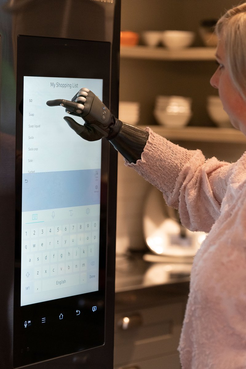 TaskaGlobal's tweet photo. The new #TASKACX Hand has #capacitivetouch technology on all five fingertips. Additionally, the entire surface of the rubber tip is capacitive, allowing users more flexibility on how to use their device.
#SmallHand #newproduct #taska #taskahand #taskaglobal #askfortaska #domore https://t.co/A9ByamsAv1
