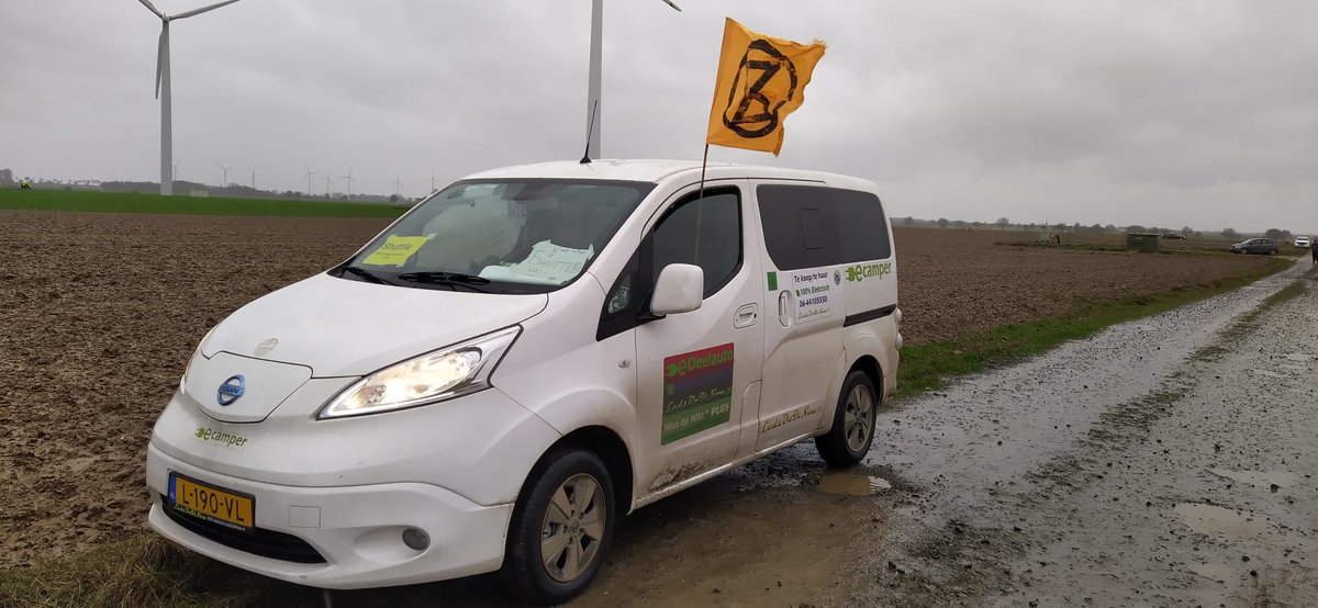 LedsDoItNow's tweet photo. @marjanminnesma @GretaThunberg @LWinnips noemde mij een topper voor het fantastische werk van in & naar #Lützenrath #LūtziBleibt
Heb ik 2 weken 2900km gereden als #Eshuttle en 💯den mensen vervoerd met de @NissanElectricC Evalia
#jesuisLucas is nu de topper en hierdoor gaan meer mensen naar #A12blokkade ❌🔥🌍 https://t.co/pvkRZKZ11L